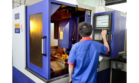 CNC engraving and milling machine
